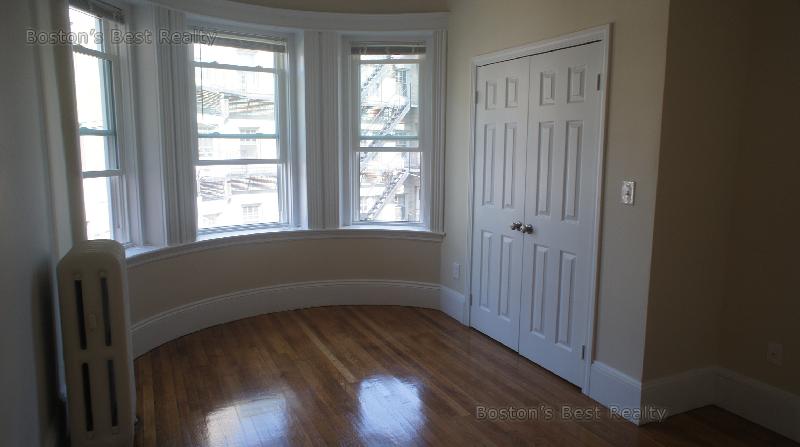 1 bed, 1 bath apartment for rent at 1325 Commonwealth Ave Unit 35, Allston — photo 3 of 4