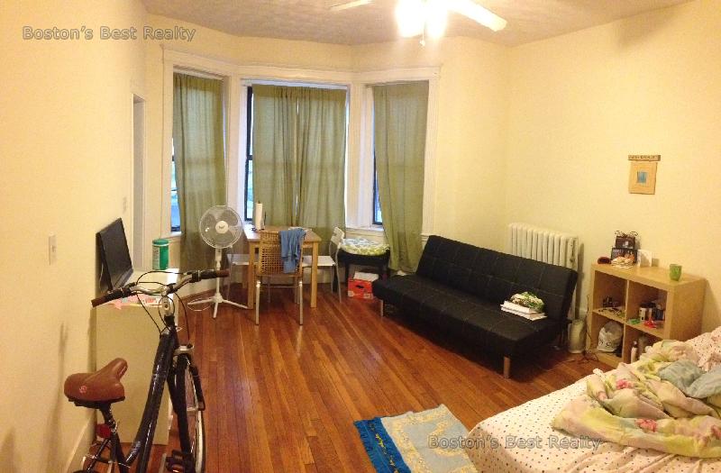 Studio bed, 1 bath apartment for rent at 1318 Commonwealth Ave Unit 14, Allston — photo 1 of 3