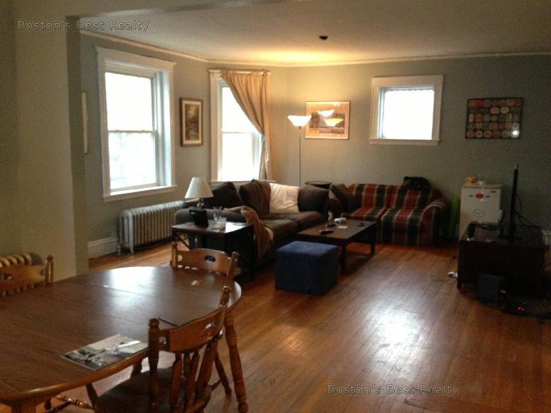 4 bed, 2 bath apartment for rent at 1515 Beacon St Unit 3, Coolidge Corner — photo 3 of 8