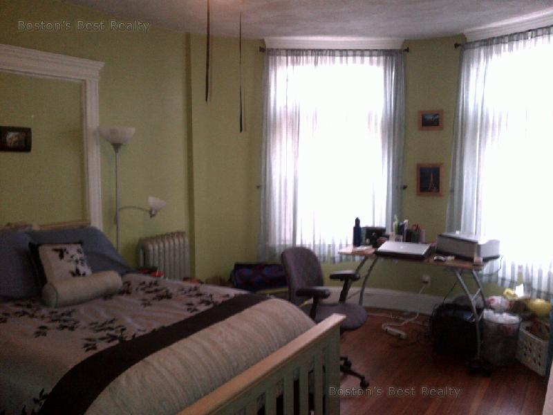 4 bed, 1 bath apartment for rent at 22 Strathmore Rd Unit 2, Coolidge Corner — photo 1 of 8