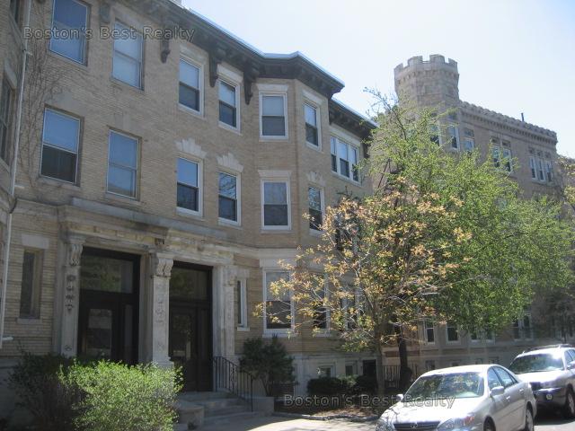 Studio bed, 1 bath apartment for rent at 11 Englewood Ave Unit 11, Coolidge Corner — photo 5 of 5