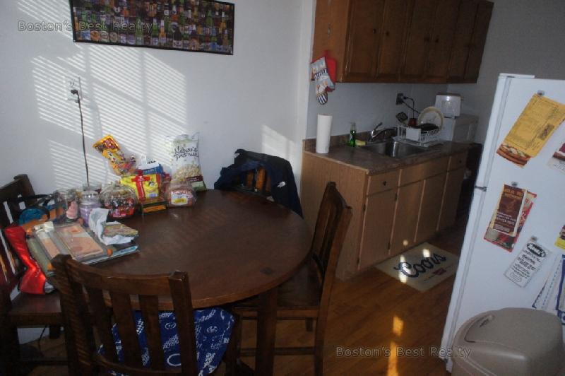 Studio bed, 1 bath apartment for rent at 32 Sidlaw Rd Unit 12, Brighton — photo 3 of 4