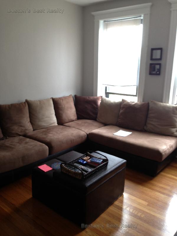 1 split bed, 1 bath apartment for rent at 31 Saint Lukes Rd Unit 11, Allston — photo 3 of 3