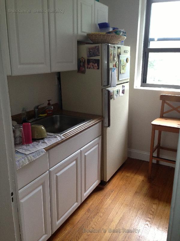 1 split bed, 1 bath apartment for rent at 31 Saint Lukes Rd Unit 11, Allston — photo 1 of 3