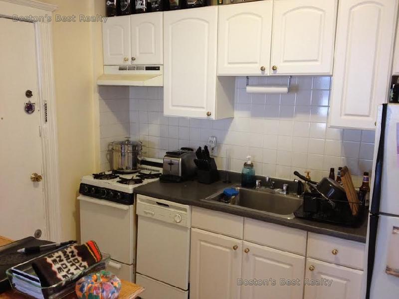 1 bed, 1 bath apartment for rent at 15 Lothian Rd Unit 303, Brighton — photo 3 of 4