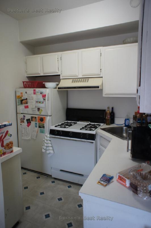 2 bed, 1 bath apartment for rent at 1161 Commonwealth Ave Unit 4, Allston — photo 6 of 8