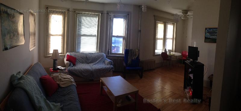2 bed, 1 bath apartment for rent at 1161 Commonwealth Ave Unit 4, Allston — photo 2 of 8