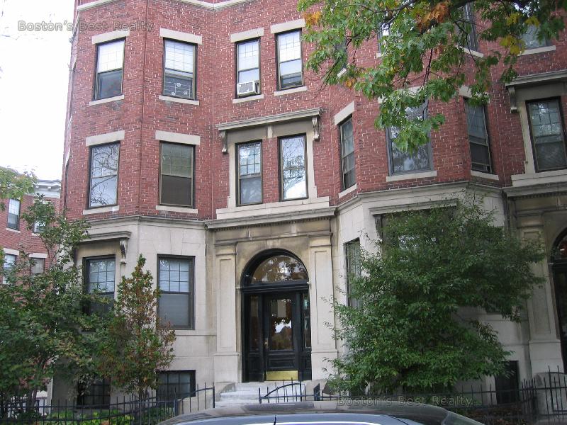2 bed, 1 bath apartment for rent at 1161 Commonwealth Ave Unit 4, Allston — photo 8 of 8