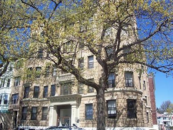 1 bed, 1 bath apartment for rent at 1325 Commonwealth Ave Unit 24, Allston — photo 7 of 7