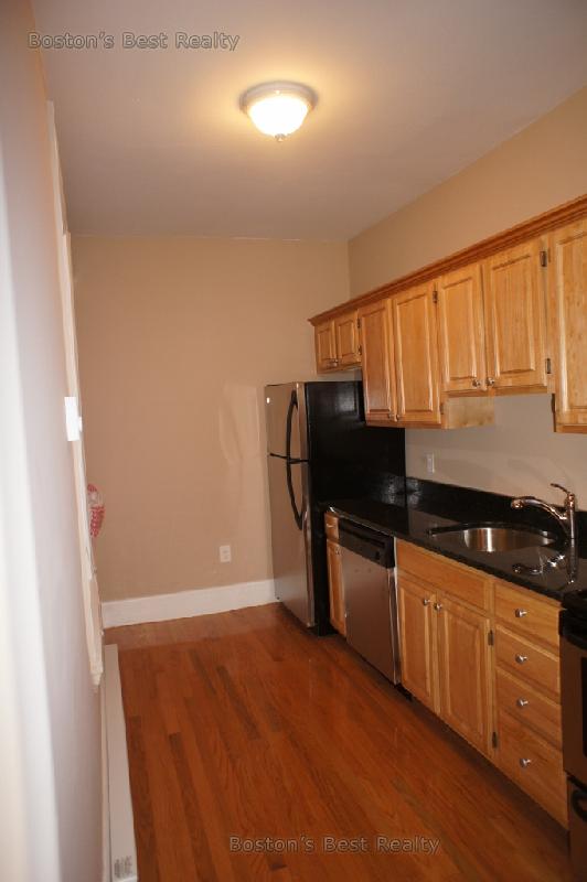 1 bed, 1 bath apartment for rent at 1325 Commonwealth Ave Unit 24, Allston — photo 2 of 7