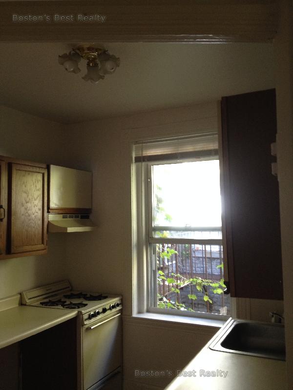 Studio bed, 1 bath apartment for rent at 80 Gordon St Unit 8, Brighton — photo 2 of 5