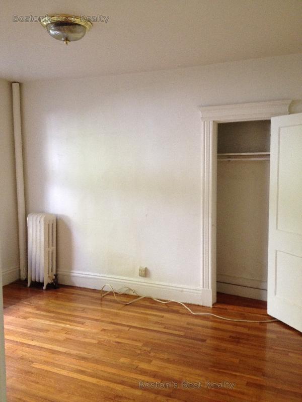 Studio bed, 1 bath apartment for rent at 80 Gordon St Unit 8, Brighton — photo 1 of 5