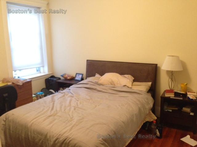 4 bed, 2 bath apartment for rent at 14 Strathmore Rd Unit 2, Coolidge Corner — photo 3 of 5