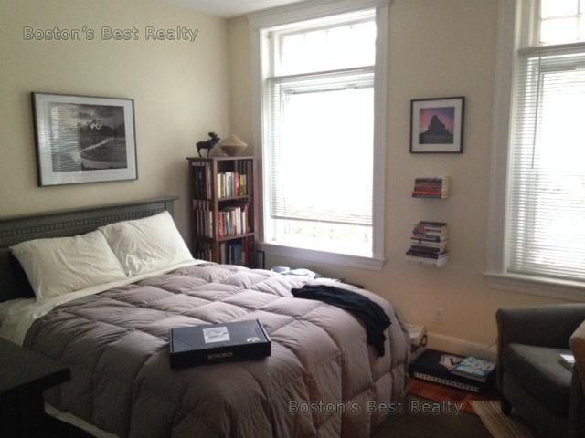 4 bed, 2 bath apartment for rent at 14 Strathmore Rd Unit 2, Coolidge Corner — photo 2 of 5