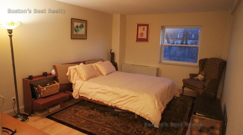2 bed, 1 bath apartment for rent at 1600 Ashford St Unit 506, Coolidge Corner — photo 1 of 6