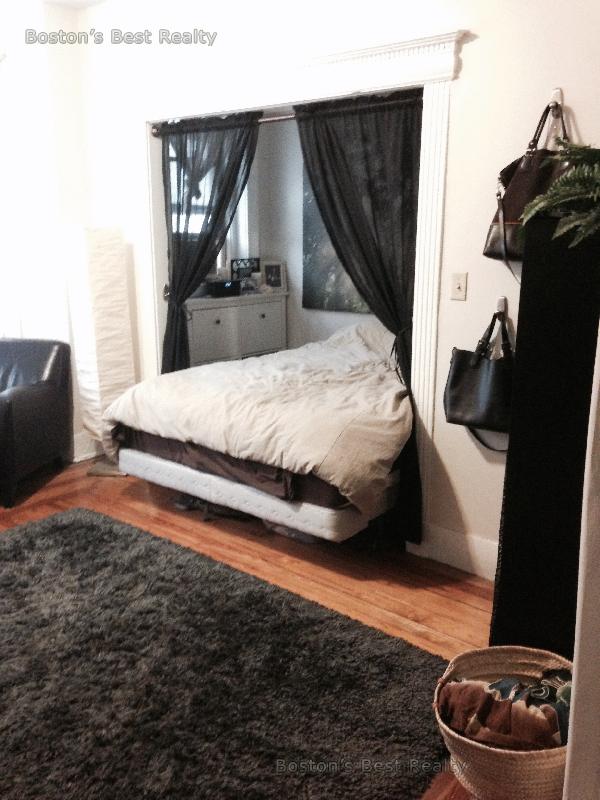Studio bed, 1 bath apartment for rent at 63 Burbank St Unit 10, Fenway — photo 3 of 5