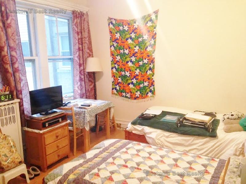 Studio bed, 1 bath apartment for rent at 5 Fuller St Unit 3, Coolidge Corner — photo 1 of 3