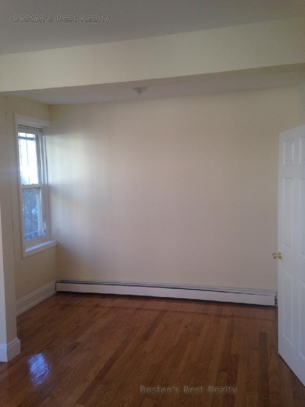 2 bed, 1 bath apartment for rent at 17 Lothian Rd Unit 1A, Brighton — photo 2 of 5