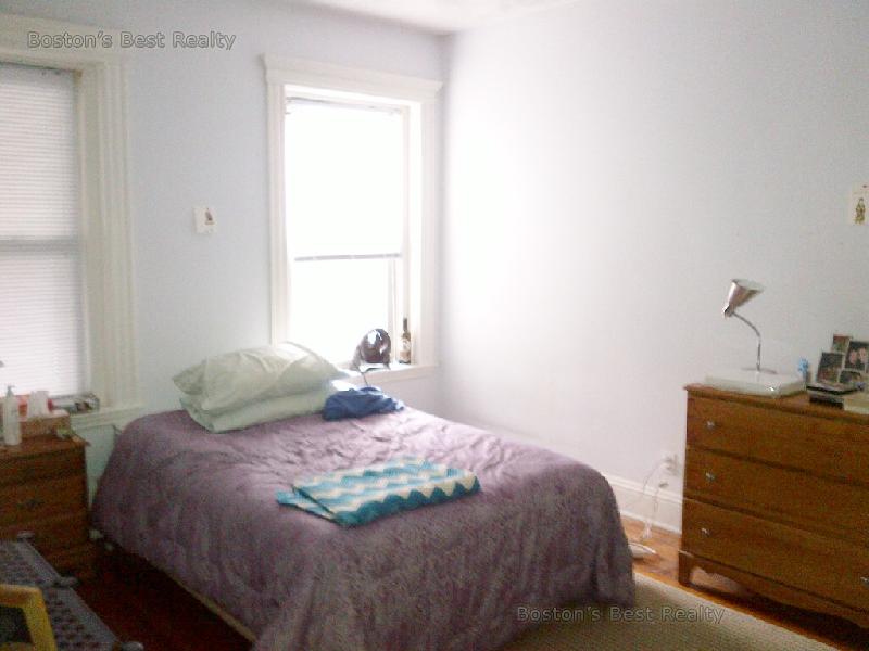 4 bed, 2 bath apartment for rent at 24 Strathmore Rd Unit 2, Brighton — photo 5 of 5