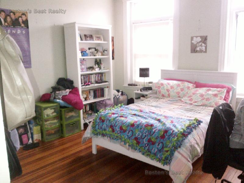 4 bed, 2 bath apartment for rent at 24 Strathmore Rd Unit 2, Brighton — photo 2 of 5