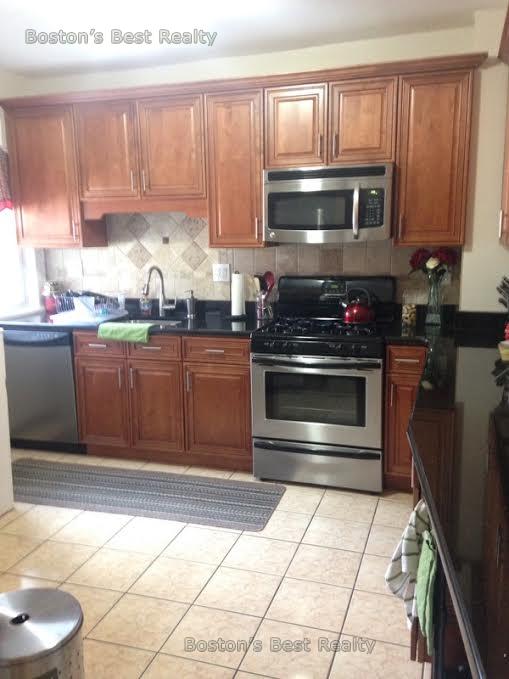 2 bed, 1 bath apartment for rent at 1500 Commonwealth Ave Unit 1, Brighton — photo 4 of 4