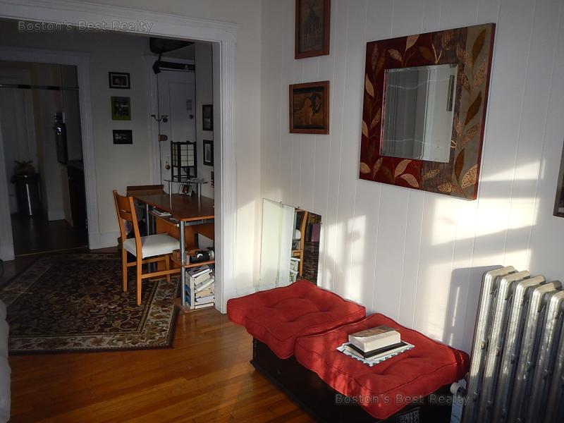 Studio bed, 1 bath apartment for rent at 15 Lothian Rd Unit 204, Brighton — photo 2 of 5