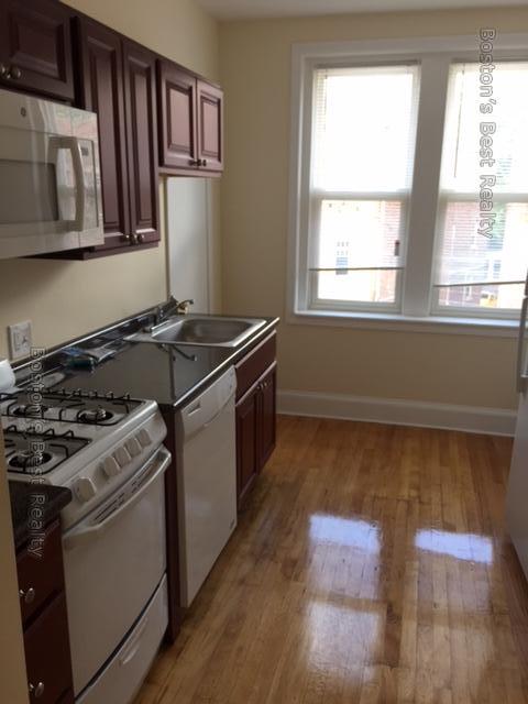 Studio bed, 1 bath apartment for rent at 17 Lothian Rd Unit 301, Brighton — photo 3 of 5