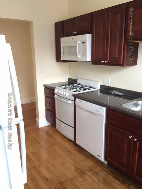 Studio bed, 1 bath apartment for rent at 17 Lothian Rd Unit 301, Brighton — photo 4 of 5
