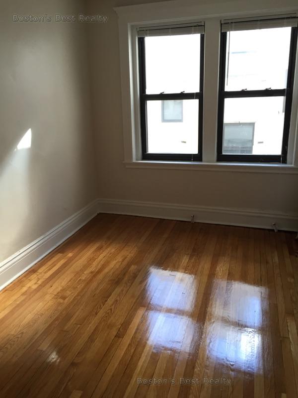 1 bed, 1 bath apartment for rent at 27 Saint Lukes Rd Unit 9, Allston — photo 2 of 4