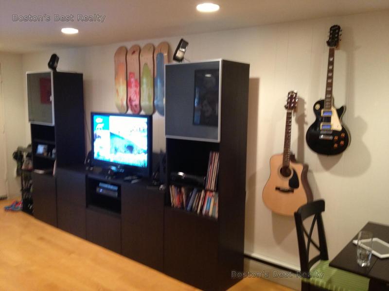 1 bed, 1 bath apartment for rent at 57 Longwood Ave Unit 2, Coolidge Corner — photo 3 of 4
