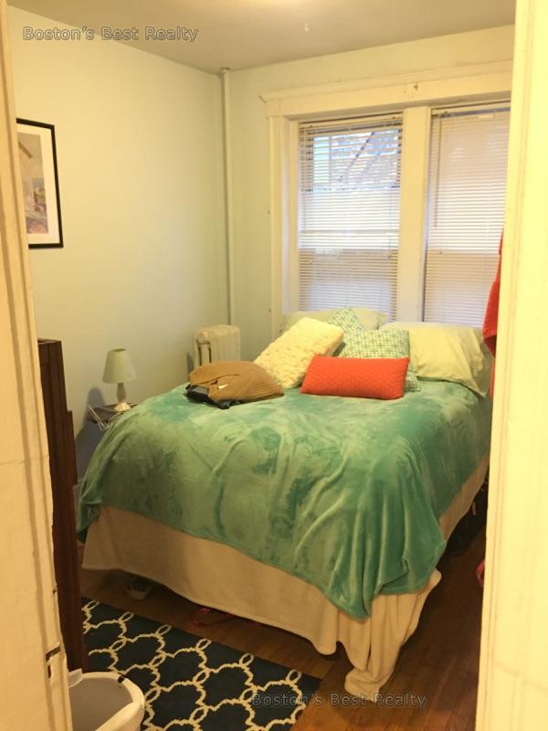 2 bed, 1 bath apartment for rent at 35 Orkney Rd Unit 8, Brighton