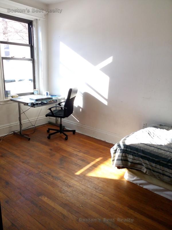 1 bed, 1 bath apartment for rent at 31 Saint Lukes Rd Unit 8, Allston — photo 1 of 4