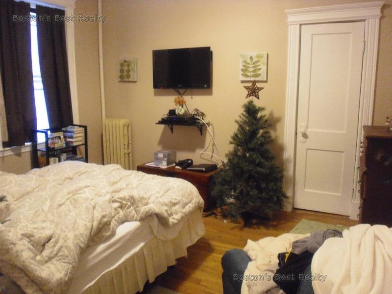 Studio bed, 1 bath apartment for rent at 80 Gordon St Unit 2, Brighton — photo 2 of 6