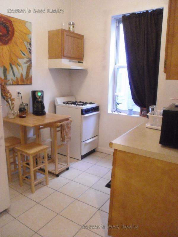 Studio bed, 1 bath apartment for rent at 80 Gordon St Unit 2, Brighton — photo 3 of 6