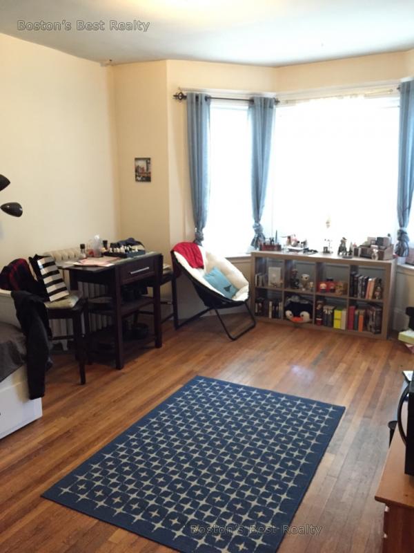 Studio bed, 1 bath apartment for rent at 1318 Commonwealth Ave Unit 8, Allston — photo 2 of 3