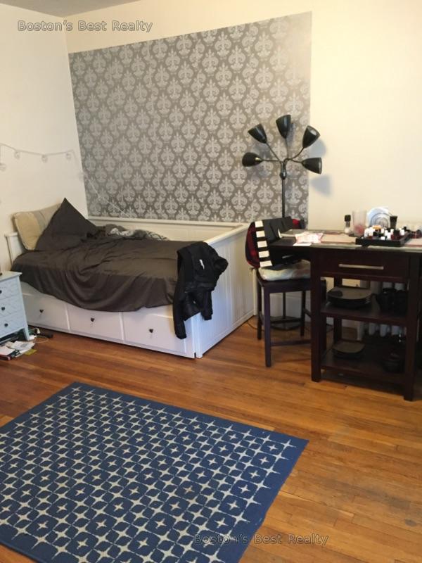 Studio bed, 1 bath apartment for rent at 1318 Commonwealth Ave Unit 8, Allston — photo 1 of 3