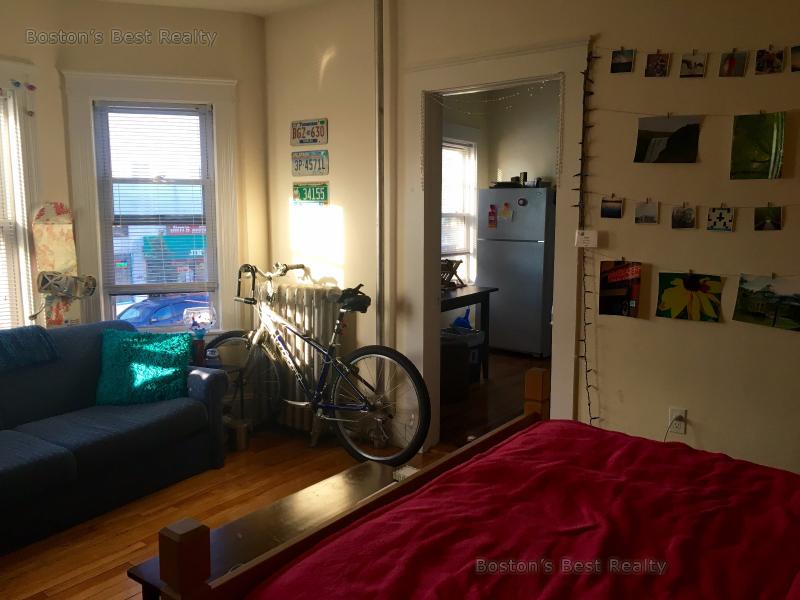 Studio bed, 1 bath apartment for rent at 384 Washington St Unit 2B, Brighton — photo 4 of 4