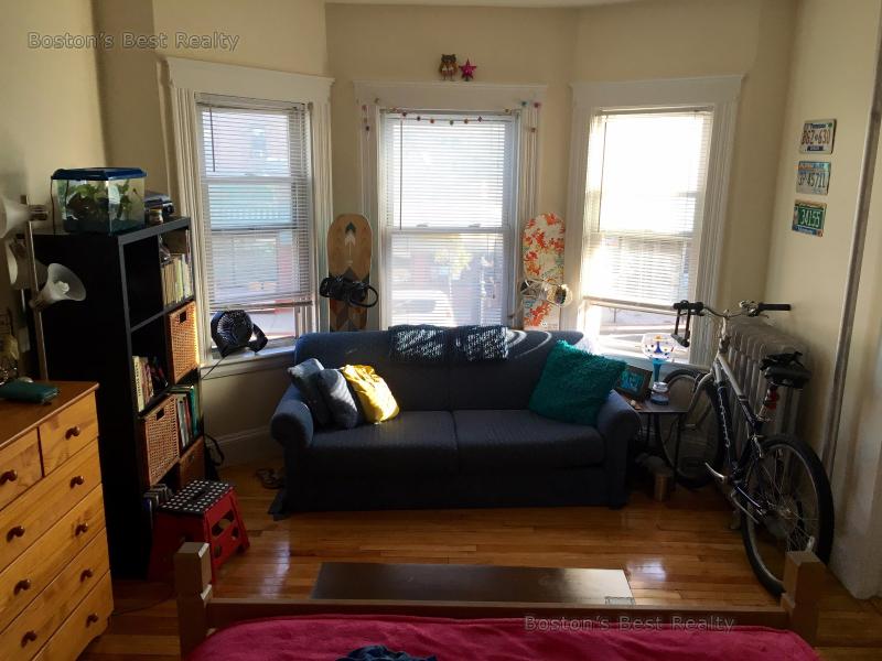 Studio bed, 1 bath apartment for rent at 384 Washington St Unit 2B, Brighton — photo 2 of 4