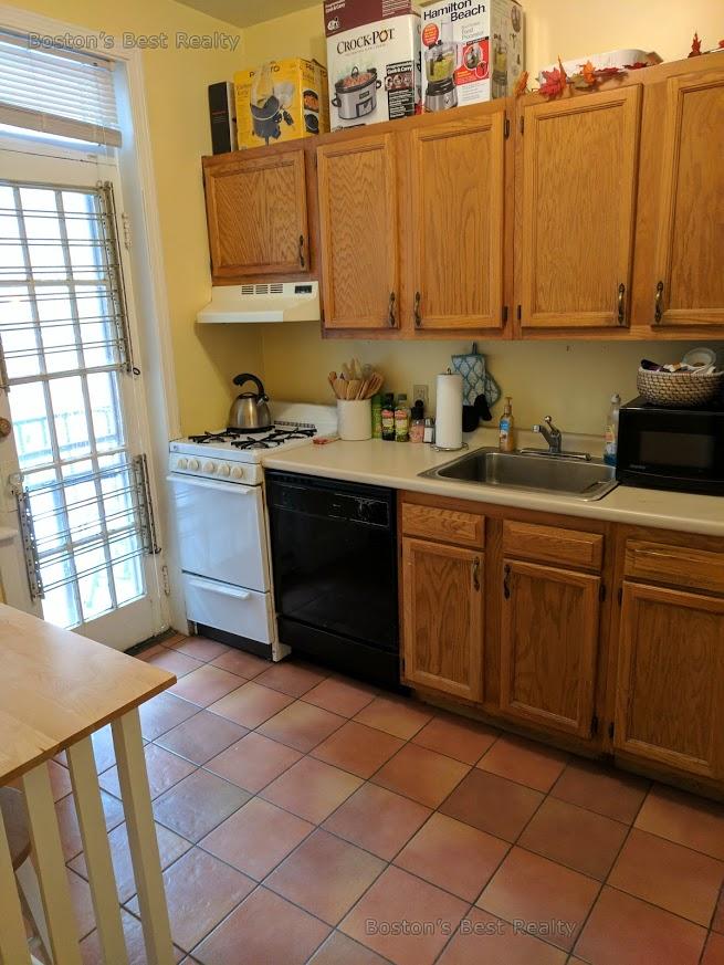 3 bed, 1 bath apartment for rent at 35 Orkney Rd Unit 5, Brighton — photo 6 of 8