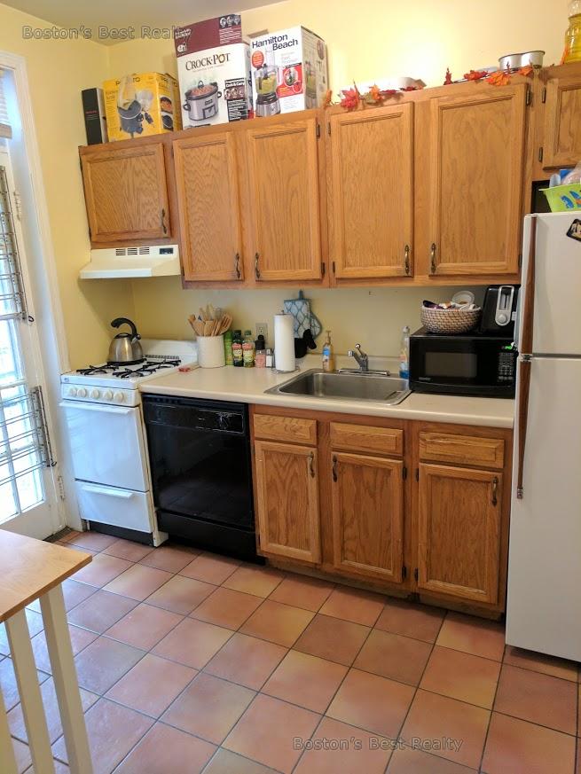 3 bed, 1 bath apartment for rent at 35 Orkney Rd Unit 5, Brighton — photo 1 of 8