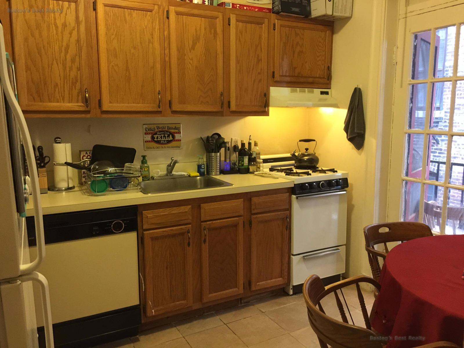 1 bed, 1 bath apartment for rent at 35 Orkney Rd Unit 7, Brighton — photo 4 of 5