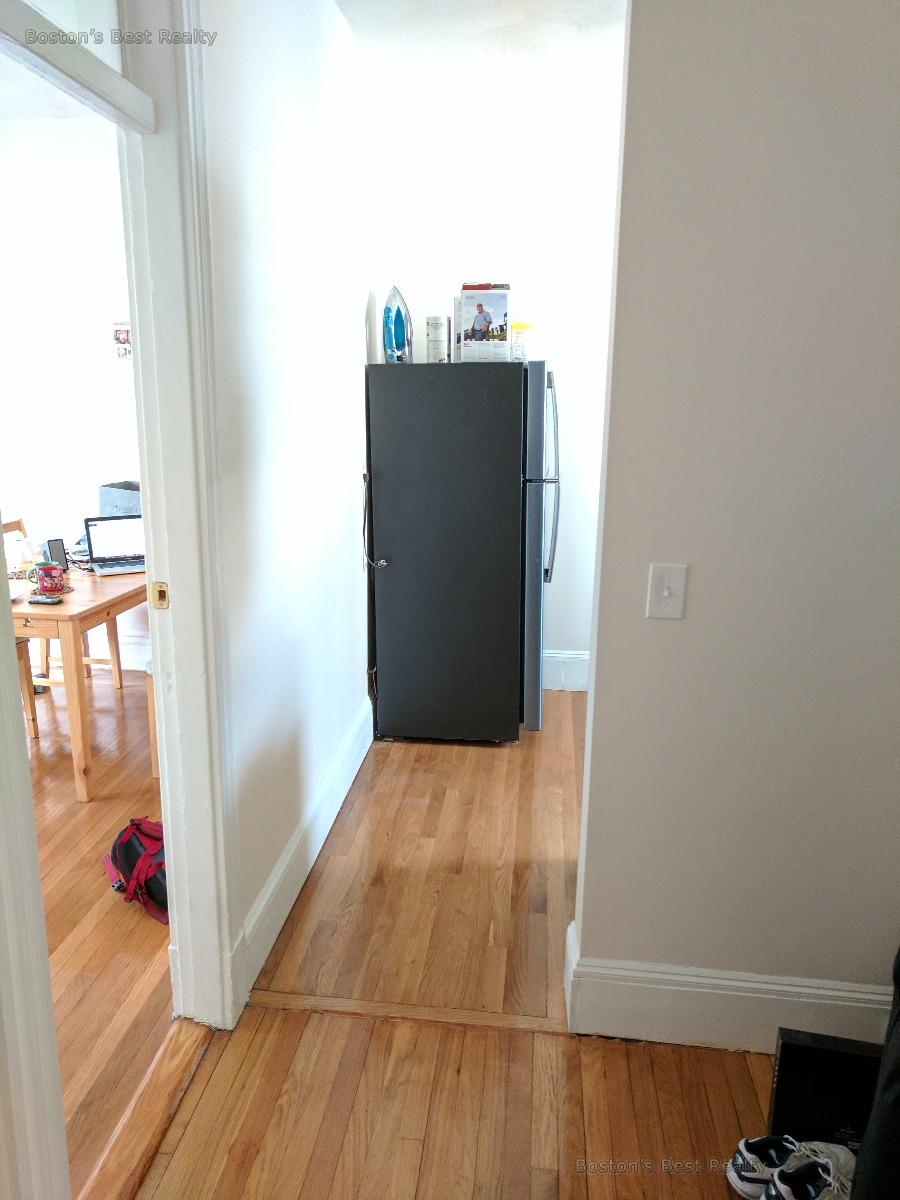 1 split bed, 1 bath apartment for rent at 27 Saint Lukes Rd Unit 15, Allston — photo 5 of 7