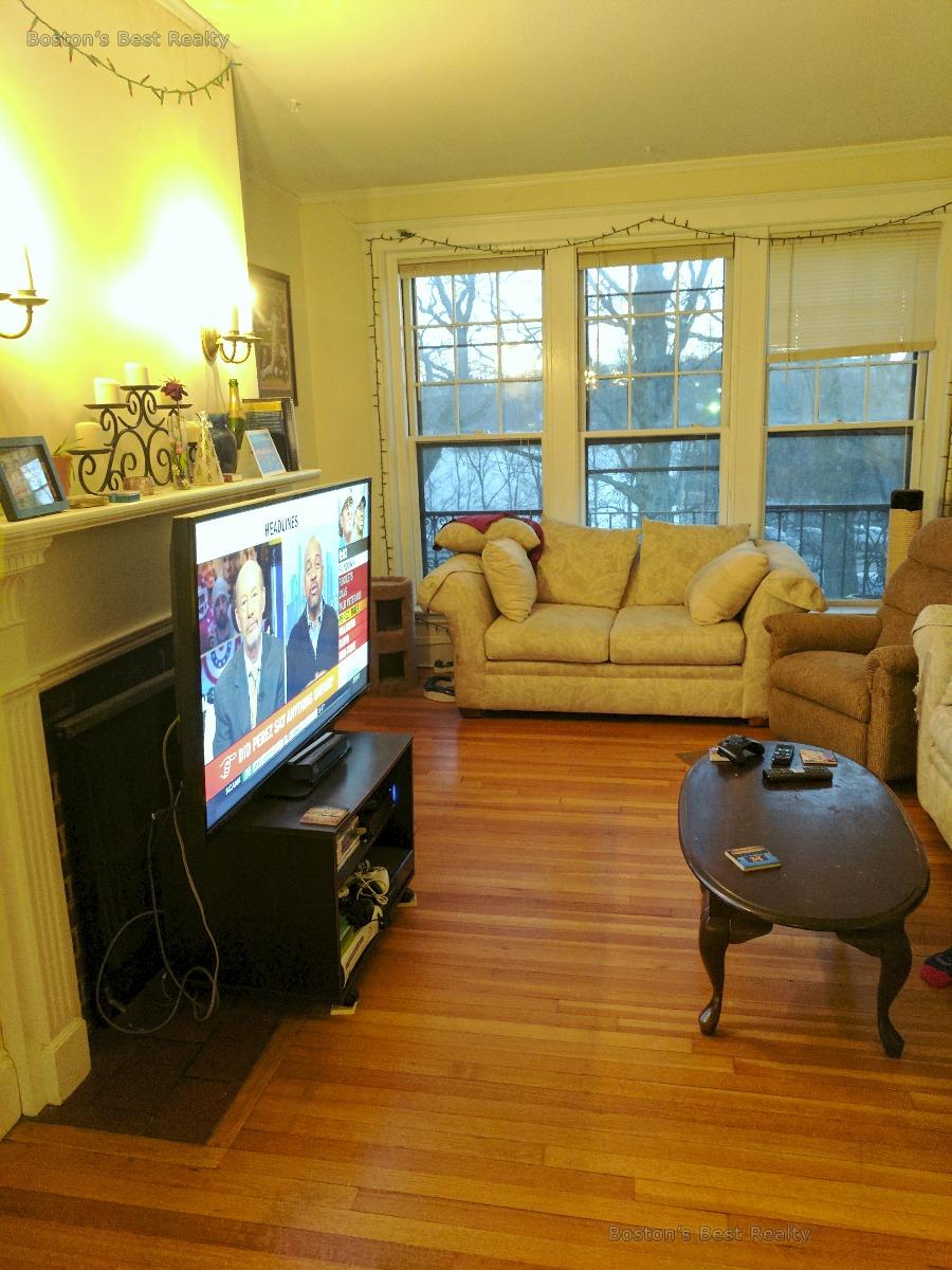2 bed, 1 bath apartment for rent at 1986 Commonwealth Ave Unit 8, Brighton — photo 5 of 7