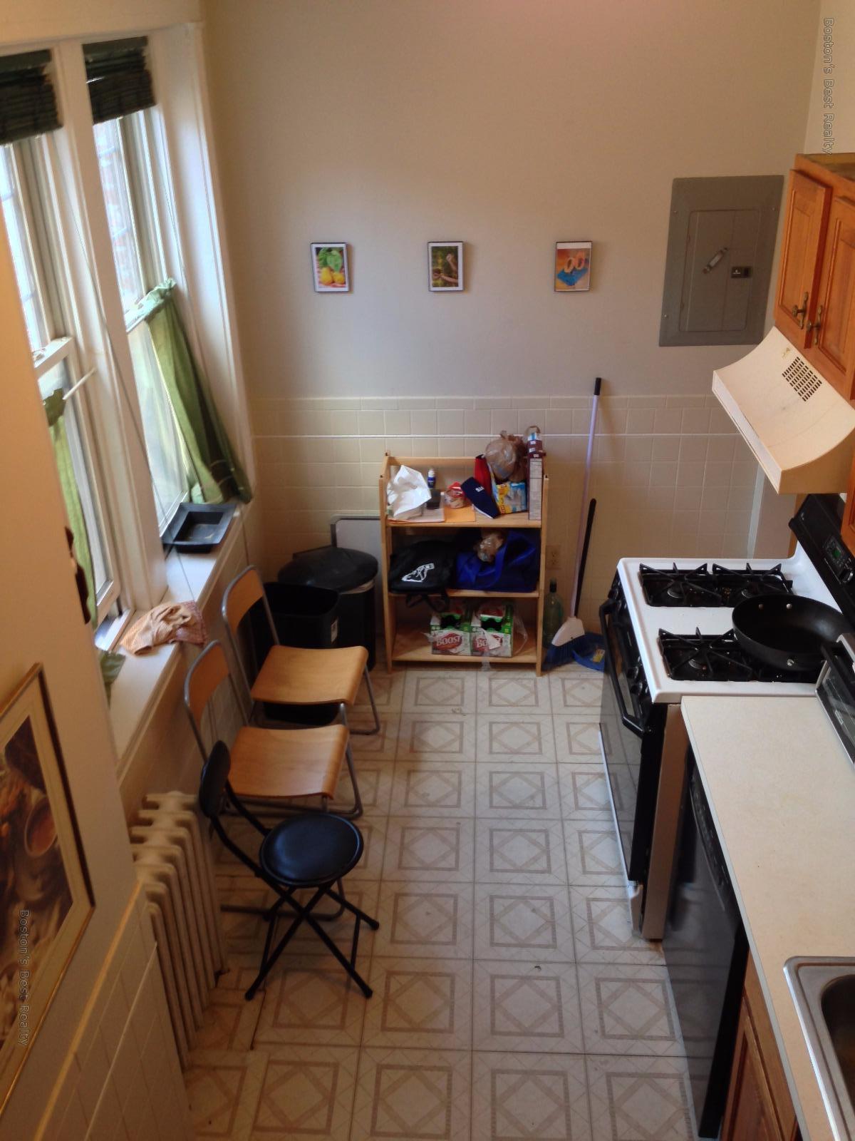 2 bed, 1 bath apartment for rent at 1177 Commonwealth Ave Unit 9, Allston — photo 3 of 5