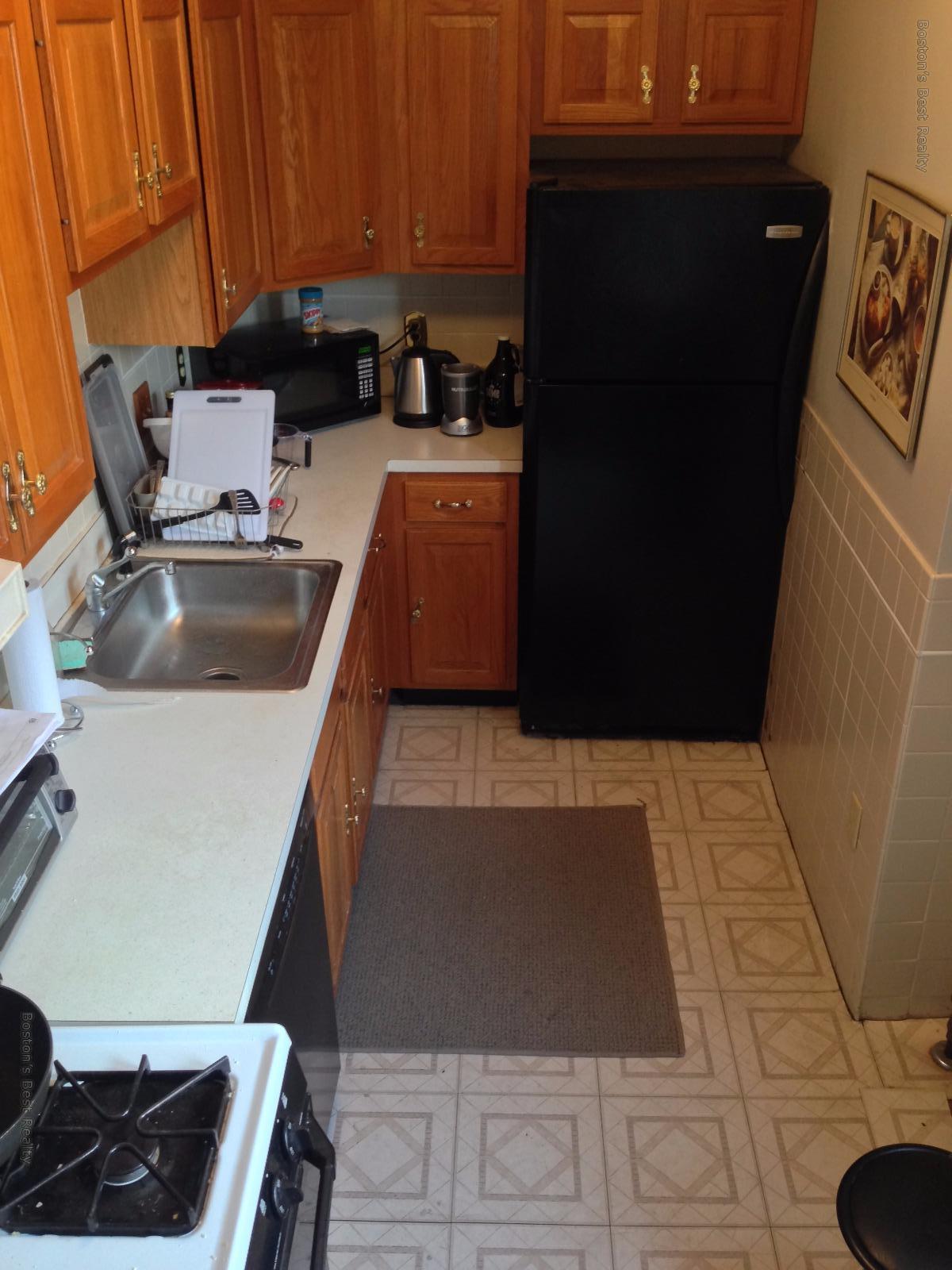 2 bed, 1 bath apartment for rent at 1177 Commonwealth Ave Unit 9, Allston — photo 4 of 5
