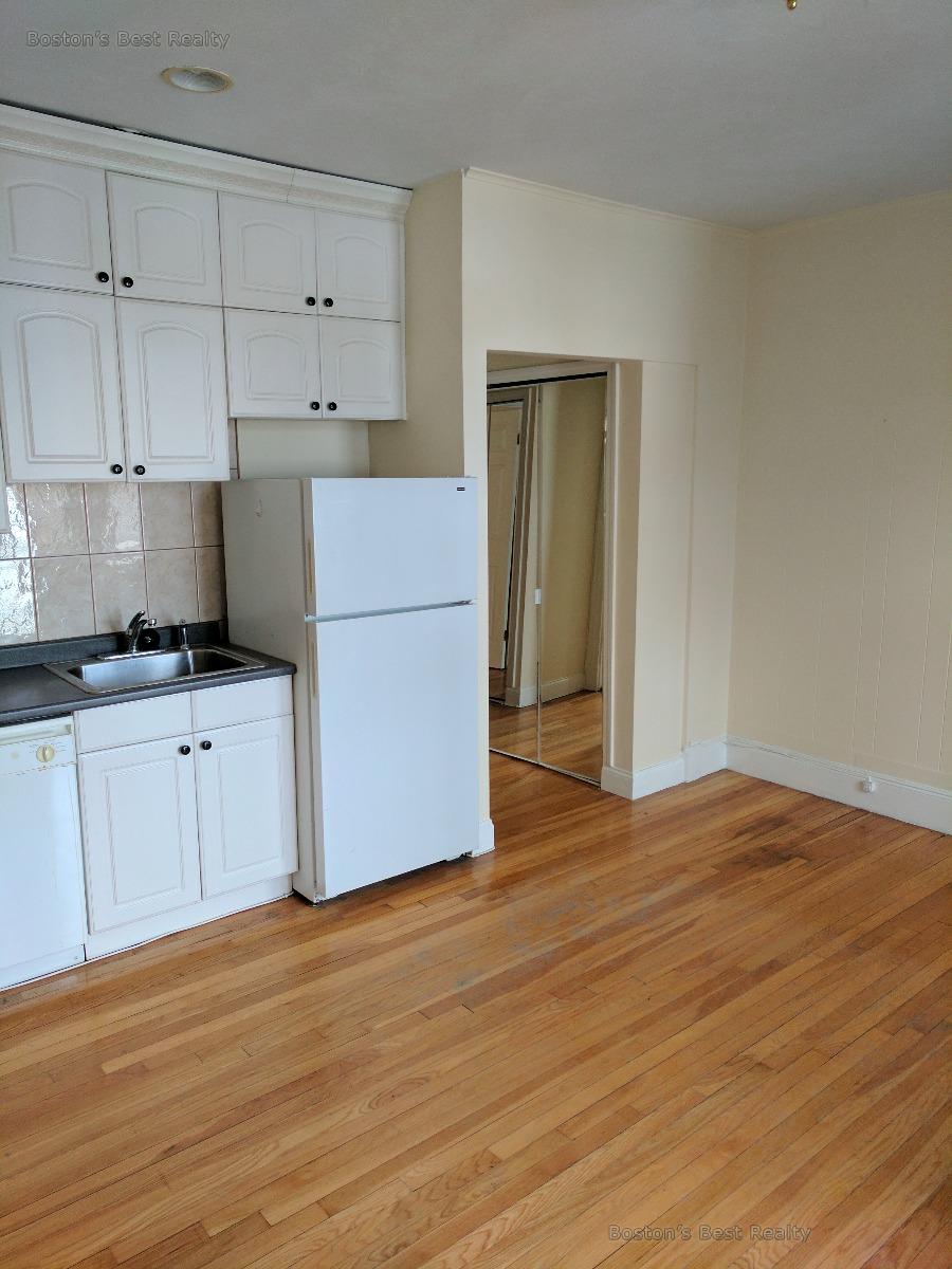 1 bed, 1 bath apartment for rent at 15 Lothian Rd Unit 404, Brighton — photo 5 of 7