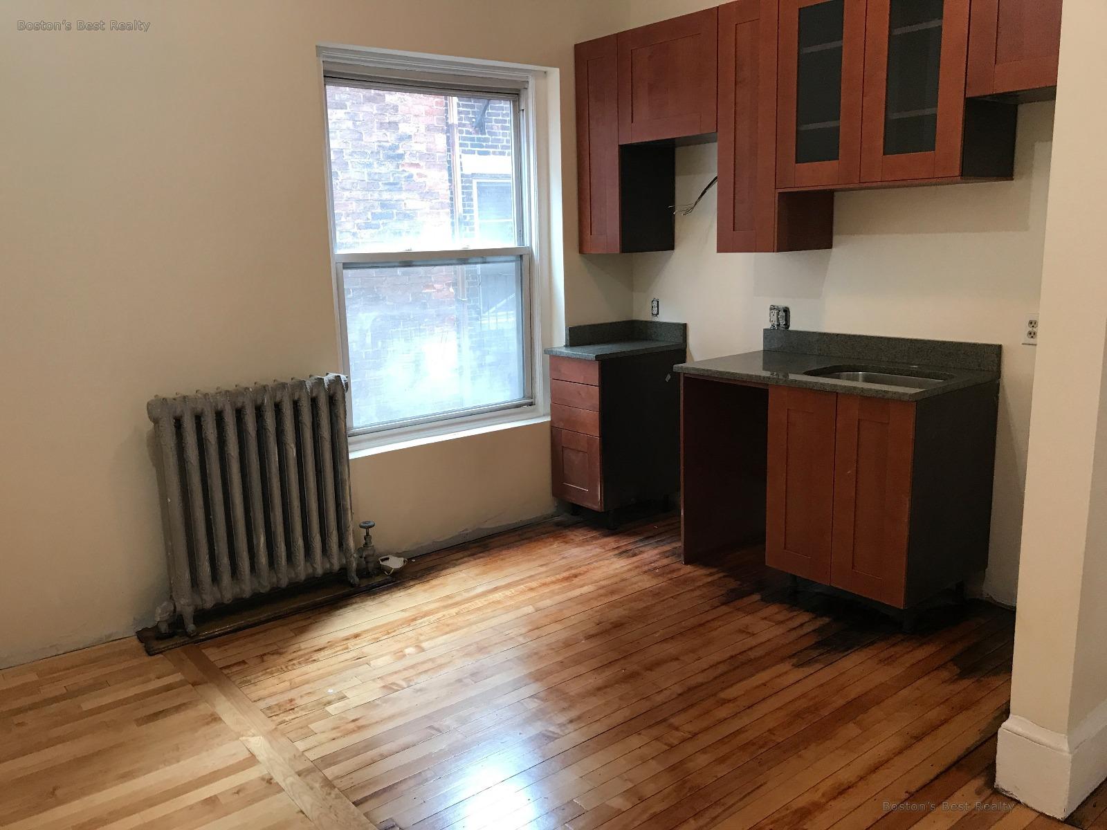 2 bed, 1 bath apartment for rent at 465 Park Dr Unit 11, Fenway