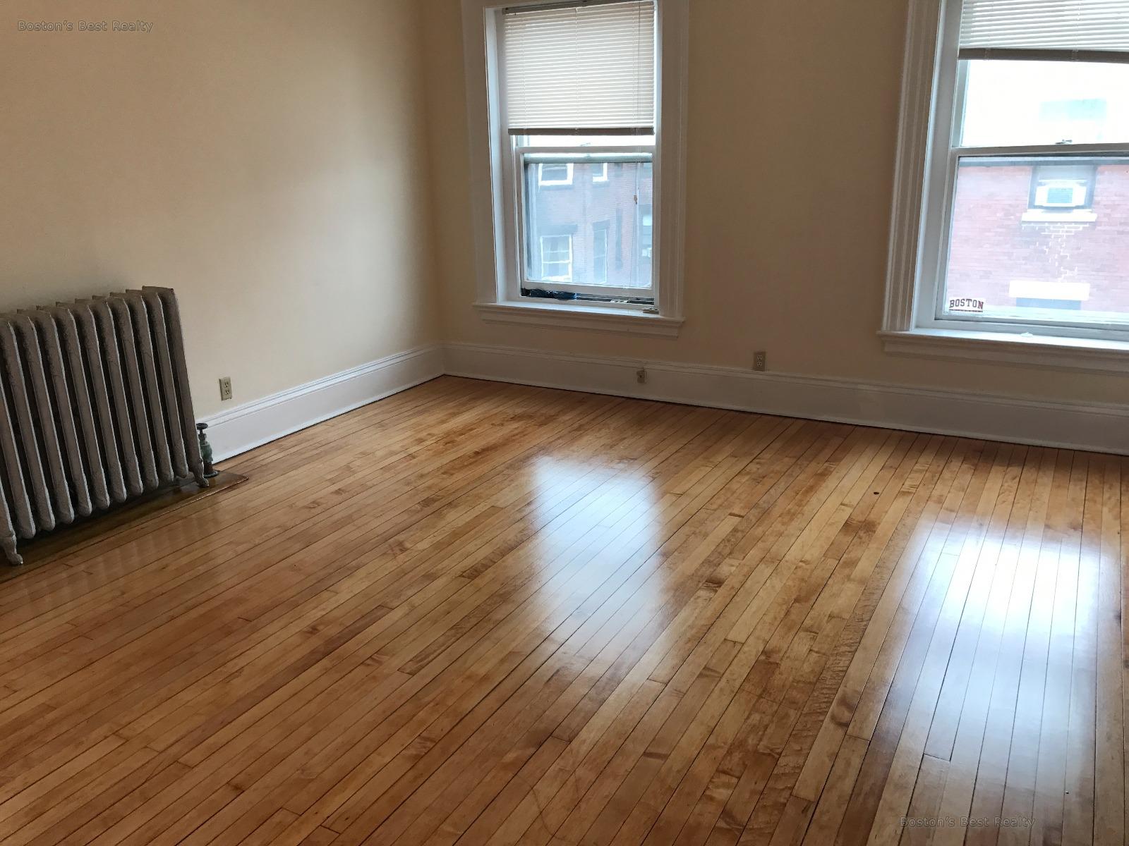2 bed, 1 bath apartment for rent at 465 Park Dr Unit 11, Fenway — photo 3 of 5