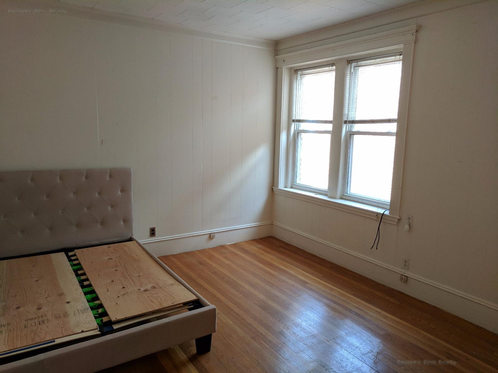 Studio bed, 1 bath apartment for rent at 11 Englewood Ave Unit 11, Coolidge Corner — photo 1 of 5