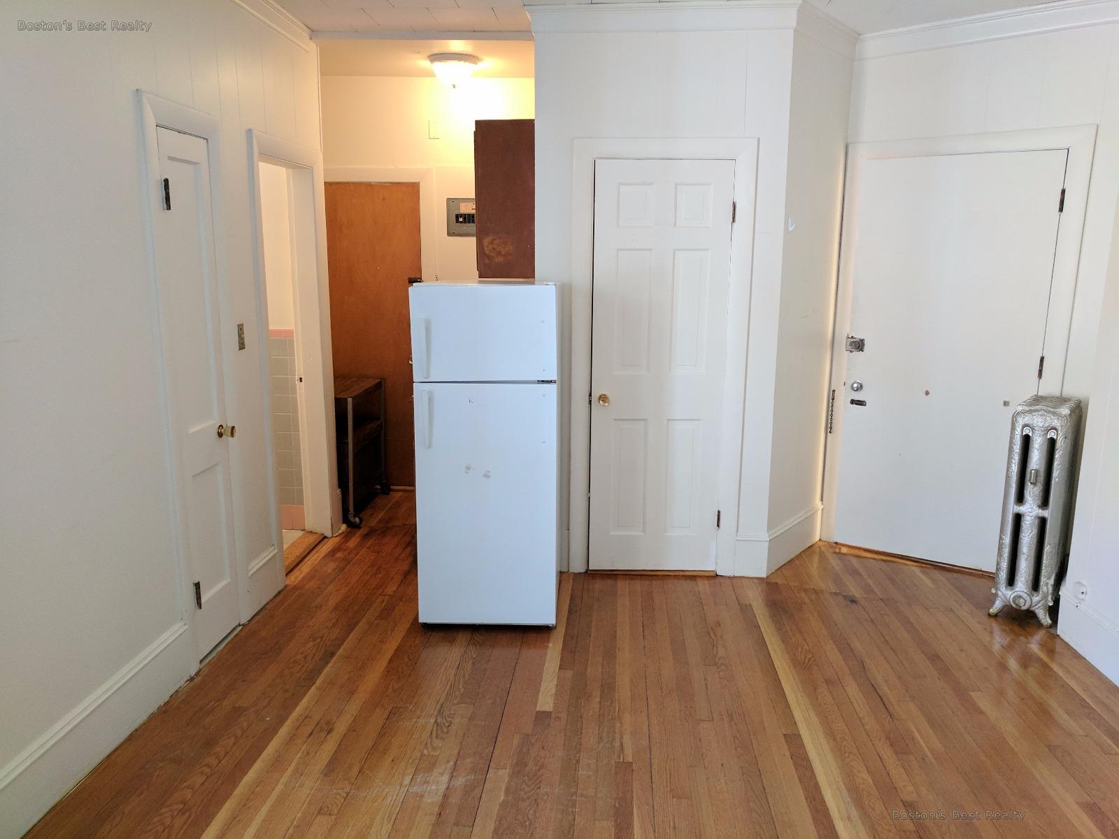 Studio bed, 1 bath apartment for rent at 11 Englewood Ave Unit 11, Coolidge Corner — photo 4 of 5
